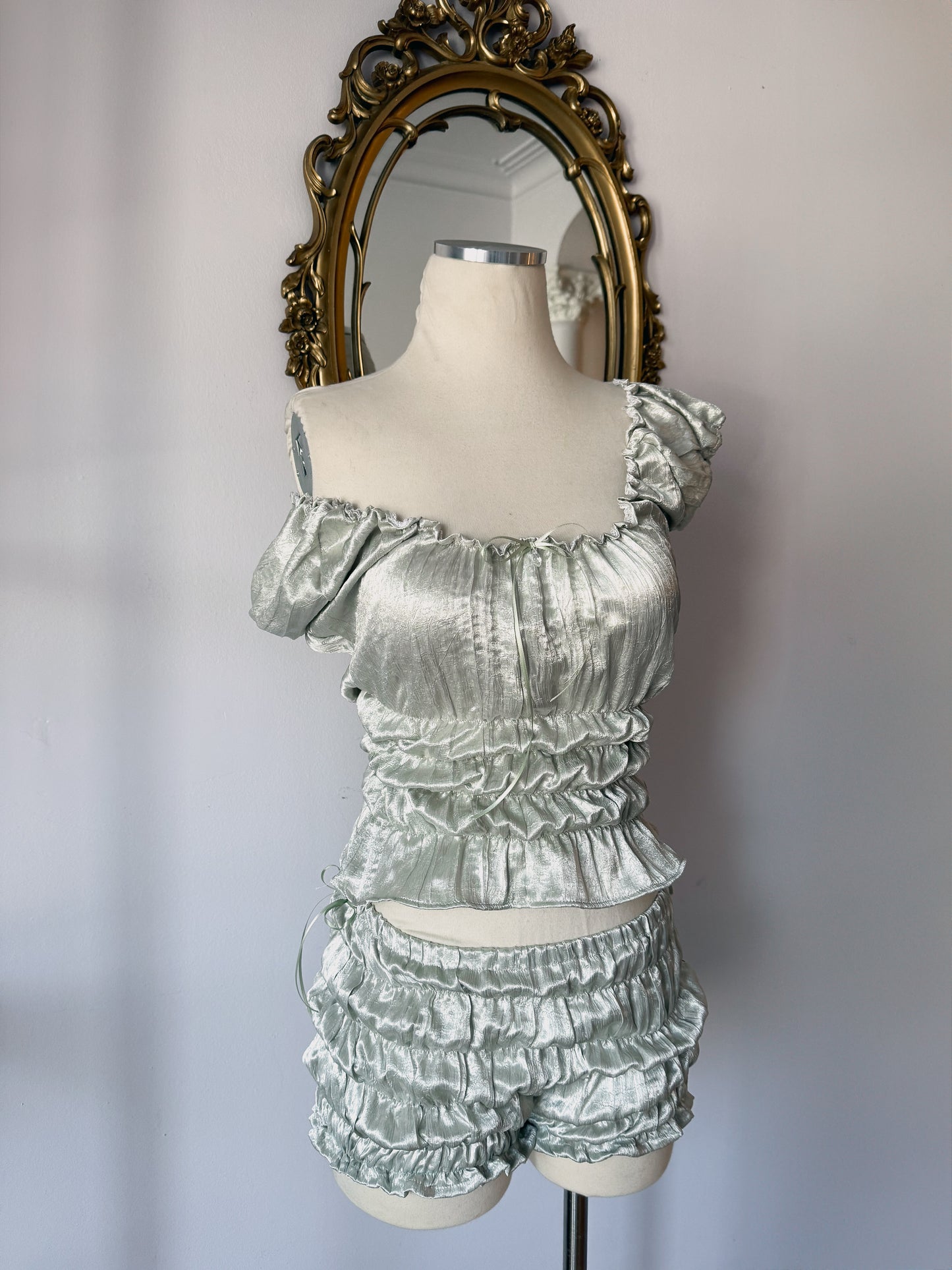 SHIRLEY TOP